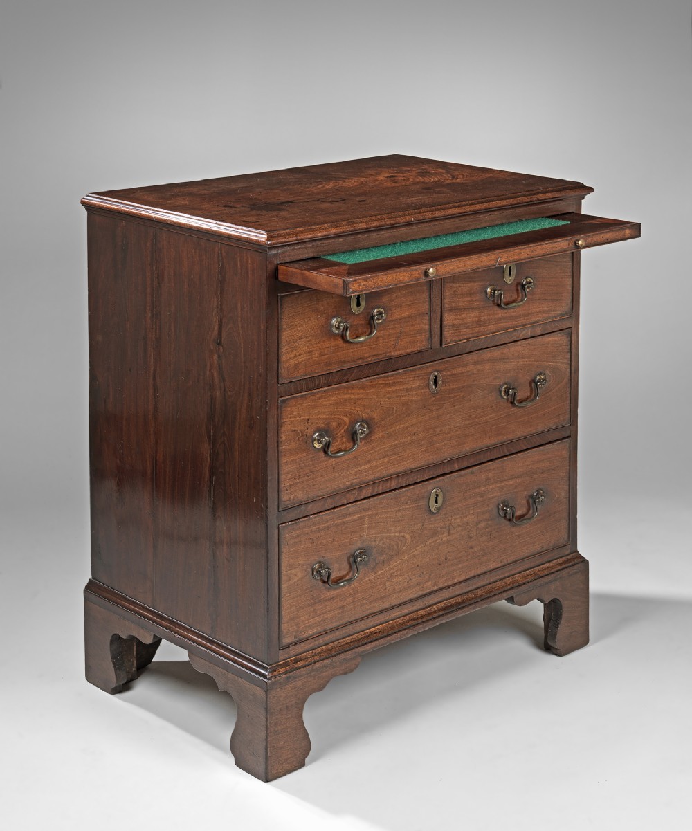 Small early Georgian mahogany chest of drawers