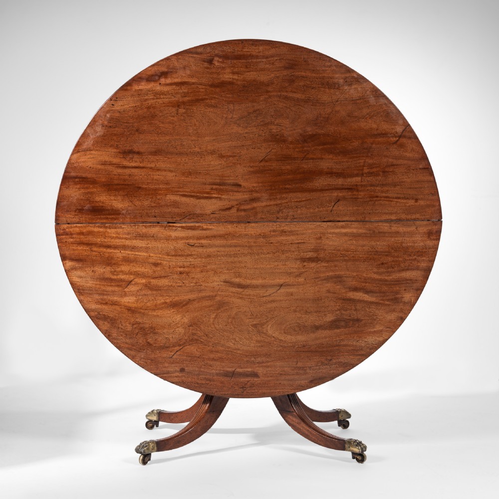 Large Georgian three pillar mahogany dining table View VI
