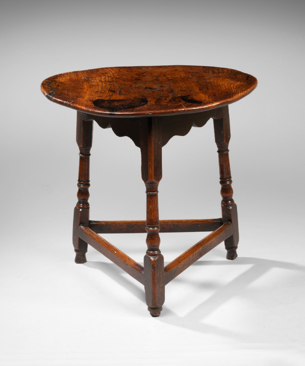 Georgian elm cricket table
