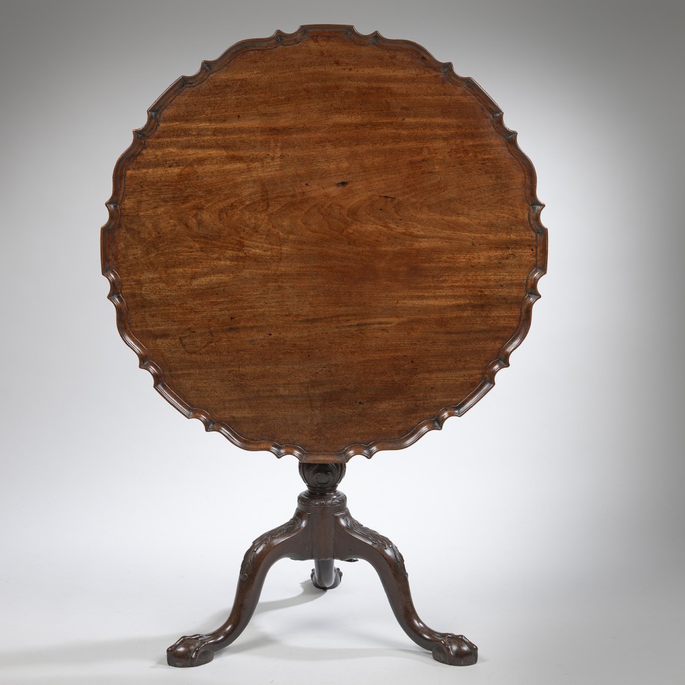 Georgian Chippendale period mahogany pie crust tripod table.
