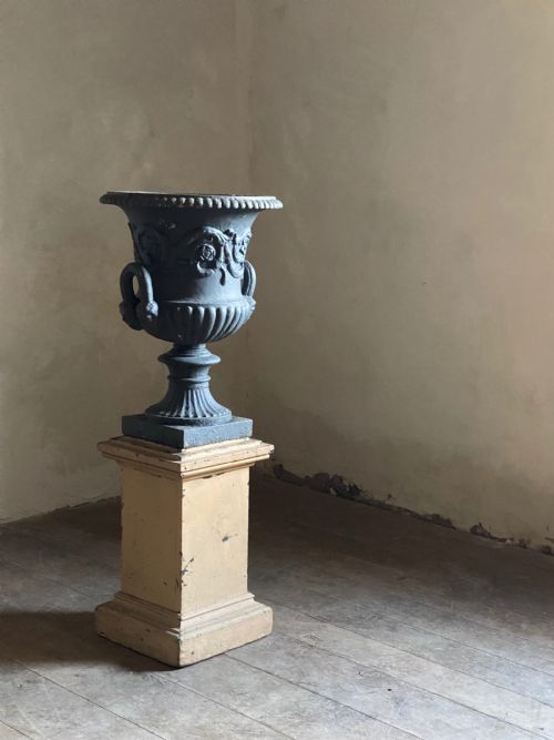 19THC CAST IRON HANDYSIDE URN - ADDITIONAL PHOTO 1