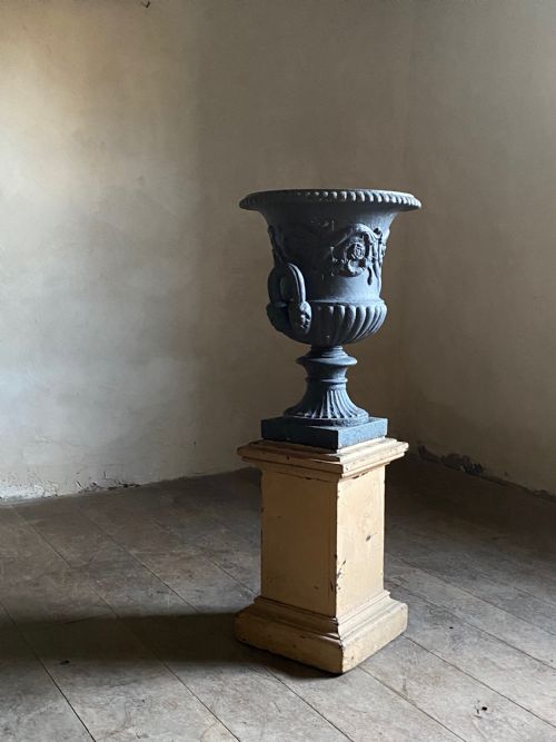 19THC CAST IRON HANDYSIDE URN - ADDITIONAL PHOTO 3