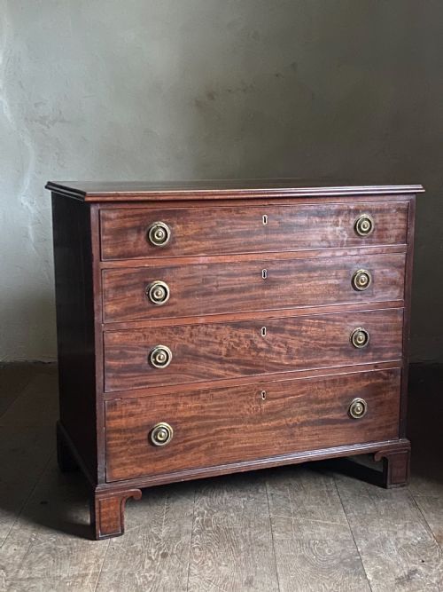HEPPLEWHITE MAHOGANY DRESSING CHEST OF DRAWERS - ADDITIONAL PHOTO 1