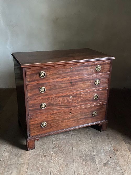 HEPPLEWHITE MAHOGANY DRESSING CHEST OF DRAWERS - ADDITIONAL PHOTO 2