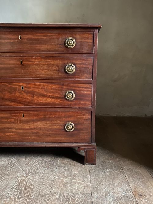 HEPPLEWHITE MAHOGANY DRESSING CHEST OF DRAWERS - ADDITIONAL PHOTO 3