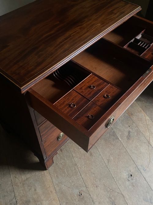 HEPPLEWHITE MAHOGANY DRESSING CHEST OF DRAWERS - ADDITIONAL PHOTO 6
