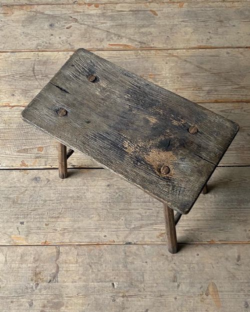 RUSTIC ANTIQUE OAK STOOL LOW TABLE - ADDITIONAL PHOTO 2