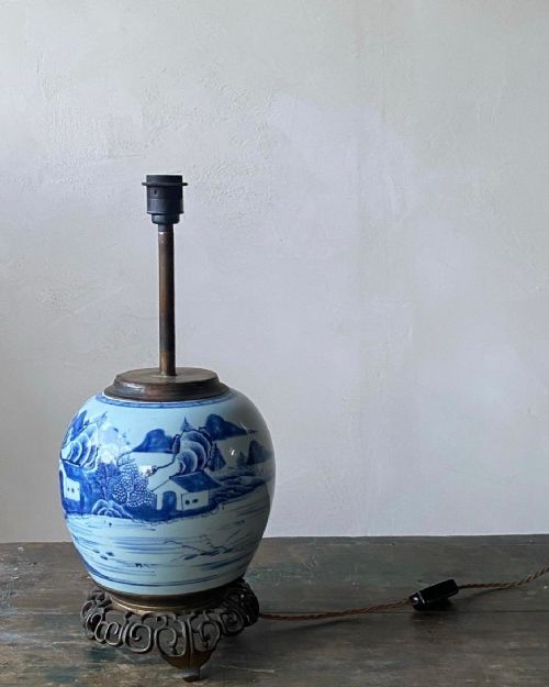 19THC CHINESE BLUE AND WHITE JAR LAMP - ADDITIONAL PHOTO 2