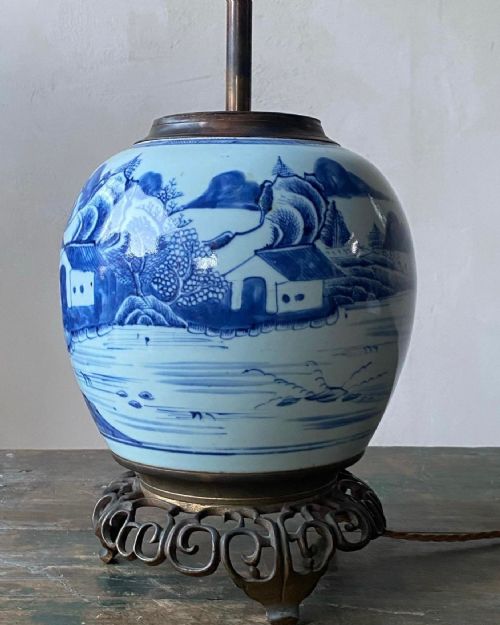 19THC CHINESE BLUE AND WHITE JAR LAMP - ADDITIONAL PHOTO 3