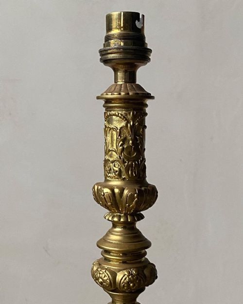 ANTIQUE GILT BRASS TABLE LAMP - ADDITIONAL PHOTO 2