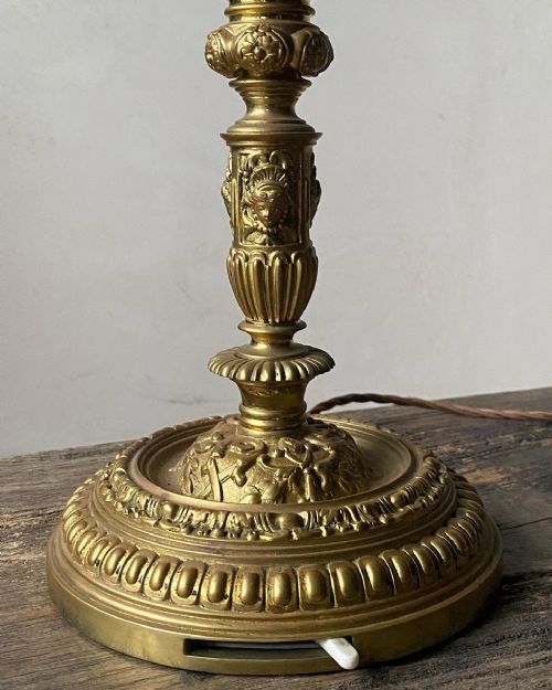 ANTIQUE GILT BRASS TABLE LAMP - ADDITIONAL PHOTO 3