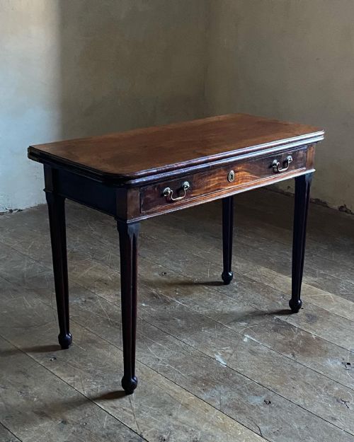 georgian mahogany tea table - CATEGORY: ANTIQUE TABLES - DATED GEORGIAN