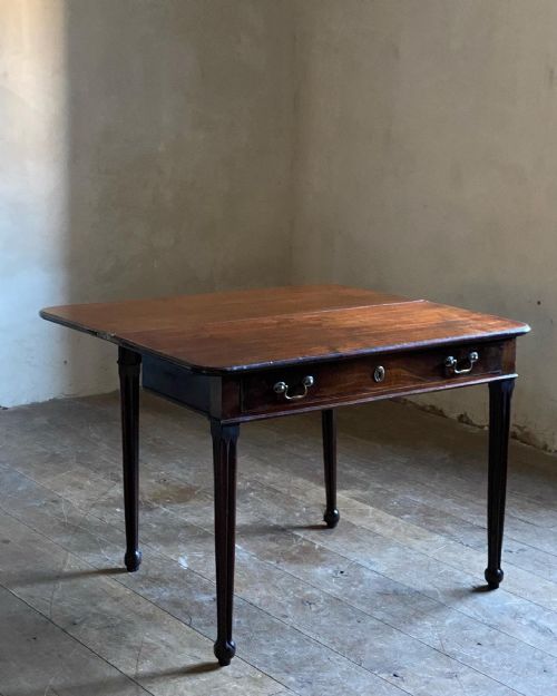 GEORGIAN MAHOGANY TEA TABLE - ADDITIONAL PHOTO 7