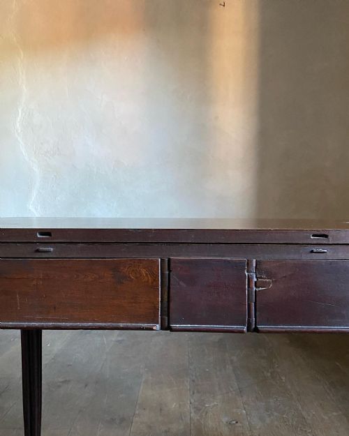 GEORGIAN MAHOGANY TEA TABLE - ADDITIONAL PHOTO 9