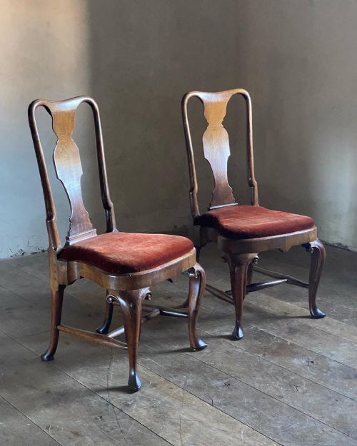 A PAIR OF QUEEN ANNE SIDE CHAIRS - ADDITIONAL PHOTO 3
