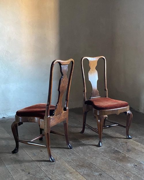 A PAIR OF QUEEN ANNE SIDE CHAIRS - ADDITIONAL PHOTO 5