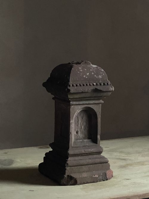 18THC CARVED RED SANDSTONE FINIAL - ADDITIONAL PHOTO 4