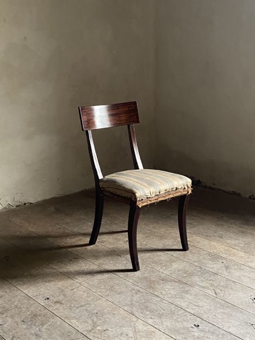 A PAIR OF REGENCY DINING CHAIRS - ADDITIONAL PHOTO 1