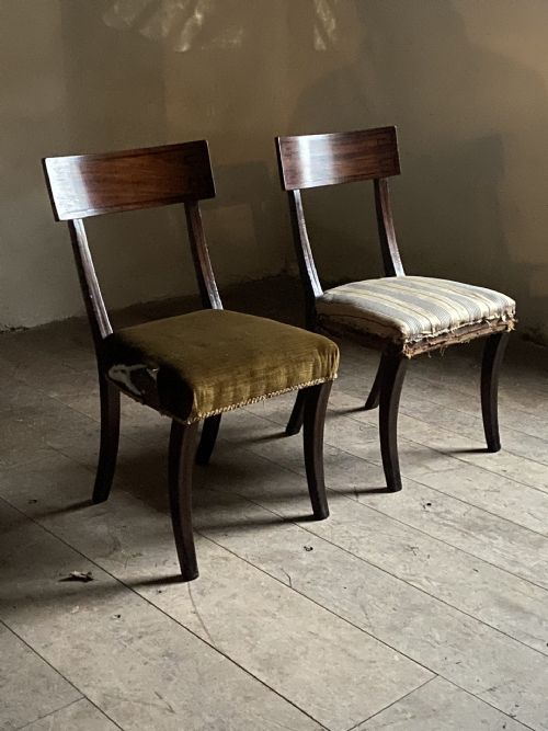 A PAIR OF REGENCY DINING CHAIRS - ADDITIONAL PHOTO 4