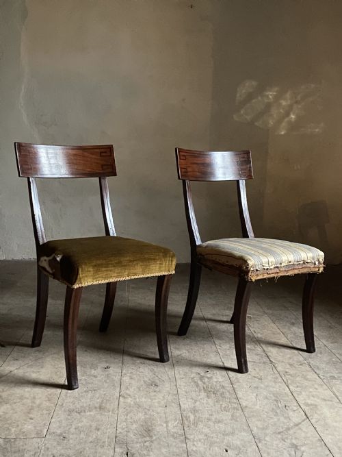 A PAIR OF REGENCY DINING CHAIRS - ADDITIONAL PHOTO 6