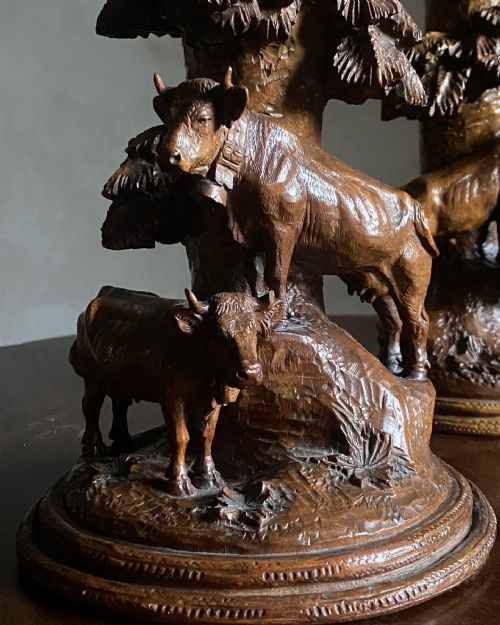 19THC CARVED SWISS BRIENZER BLACK FOREST COWS - ADDITIONAL PHOTO 3
