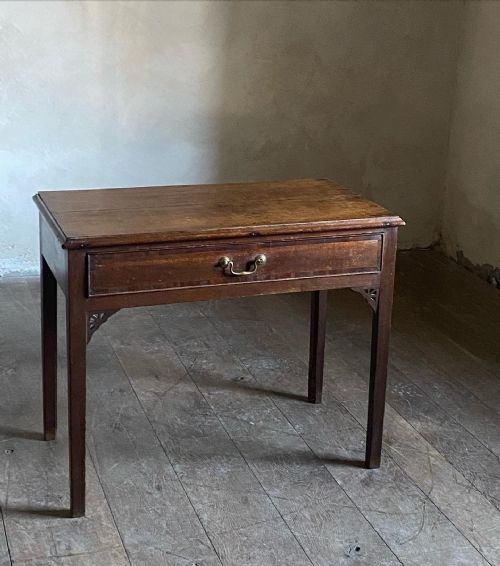 18THC OAK SIDE TABLE - ADDITIONAL PHOTO 3