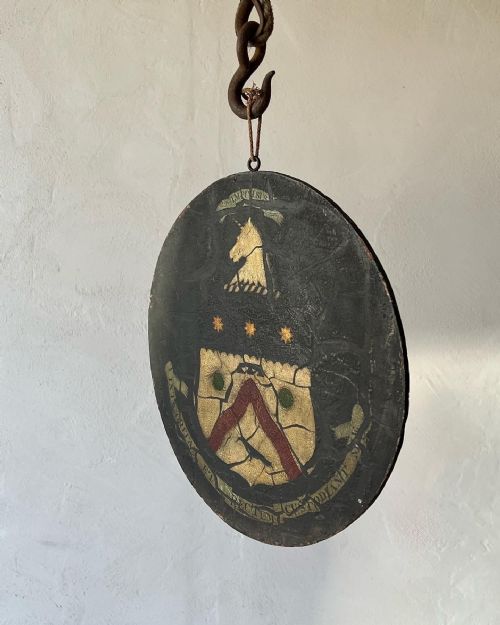PAINTED ARMORIAL ROUNDEL - ADDITIONAL PHOTO 1