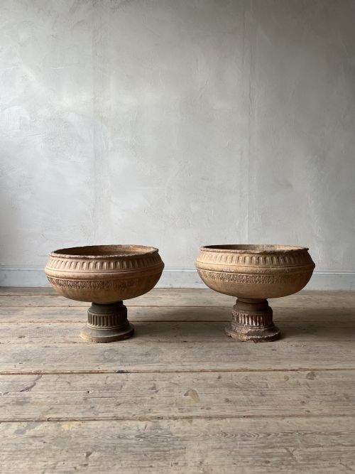 A 19THC PAIR OF BUFF TERRACOTTA URNS - ADDITIONAL PHOTO 1