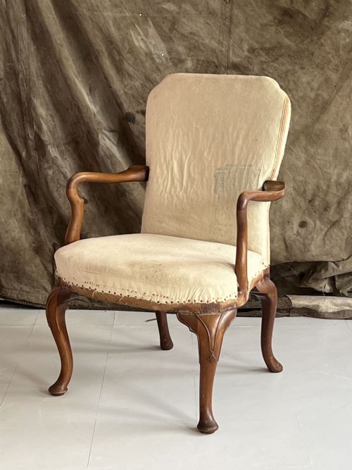 walnut armchair - CATEGORY: ANTIQUE CHAIRS - DATED VICTORIAN
