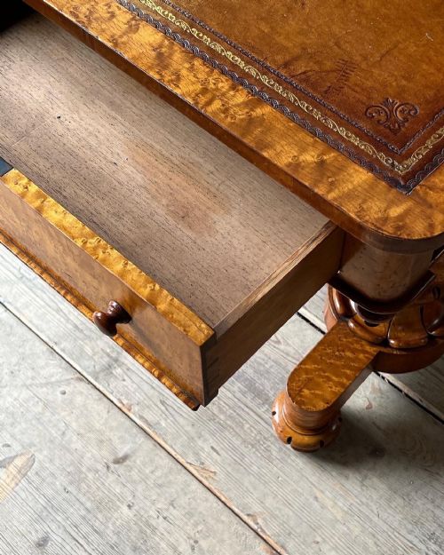 LATE REGENCY BIRDSEYE MAPLE WRITING TABLE - ADDITIONAL PHOTO 7