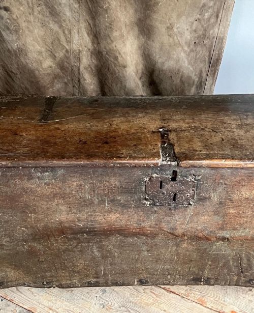 16THC OAK PLANK CHEST - ADDITIONAL PHOTO 3