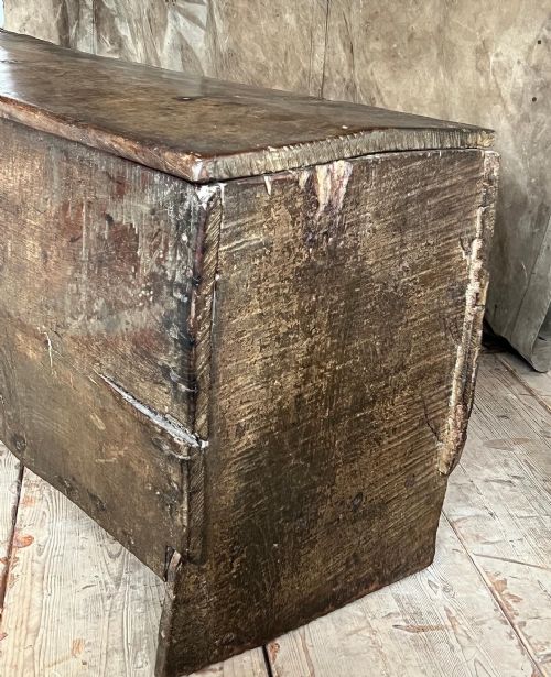 16THC OAK PLANK CHEST - ADDITIONAL PHOTO 4