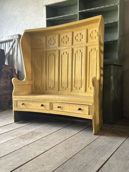 19THC CURVED PINE SETTLE - ADDITIONAL PHOTO 1