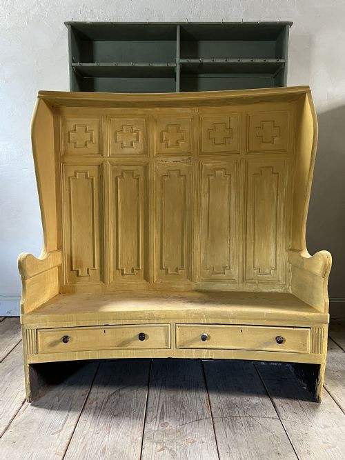 19THC CURVED PINE SETTLE - ADDITIONAL PHOTO 2