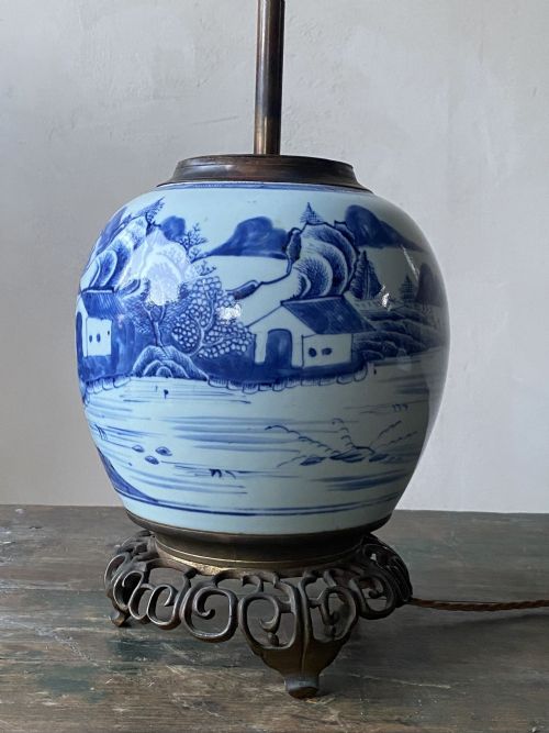 19THC CHINESE BLUE AND WHITE JAR LAMP - ADDITIONAL PHOTO 1