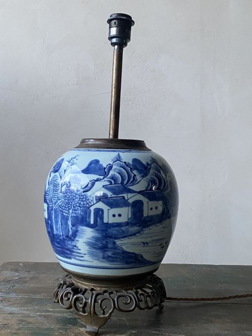 19THC CHINESE BLUE AND WHITE JAR LAMP - ADDITIONAL PHOTO 3