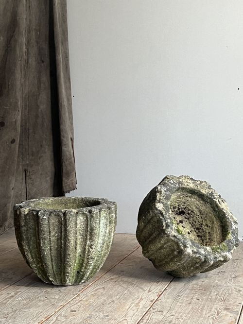 A PAIR OF ANTIQUE CARVED COTSWOLD STONE PLANTERS - ADDITIONAL PHOTO 1