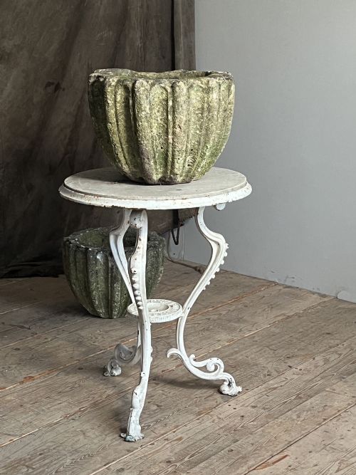 A PAIR OF ANTIQUE CARVED COTSWOLD STONE PLANTERS - ADDITIONAL PHOTO 4