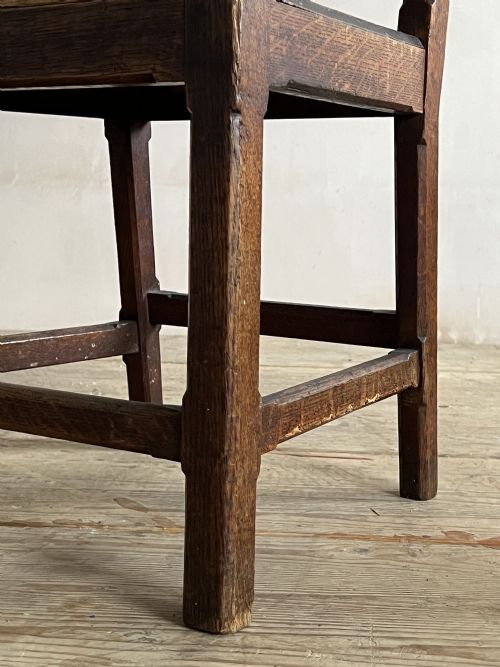 A PAIR OF GOTHIC OAK SIDE CHAIRS - ADDITIONAL PHOTO 5