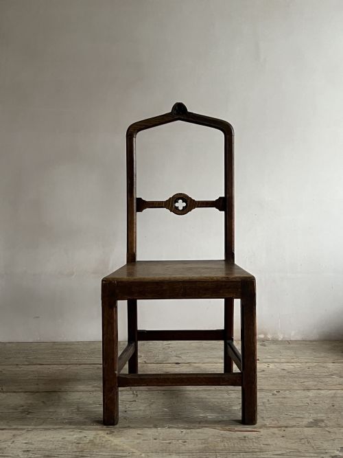 A PAIR OF GOTHIC OAK SIDE CHAIRS - ADDITIONAL PHOTO 6