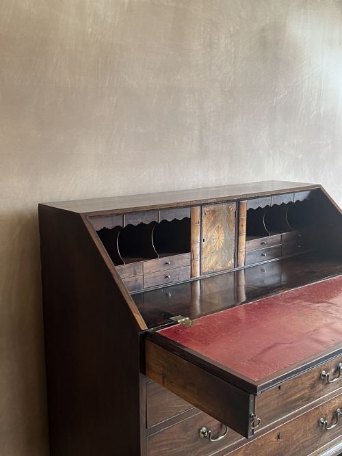 GEORGE III MAHOGANY BUREAU - ADDITIONAL PHOTO 2