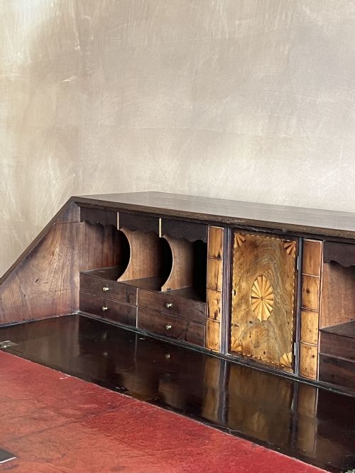 GEORGE III MAHOGANY BUREAU - ADDITIONAL PHOTO 6