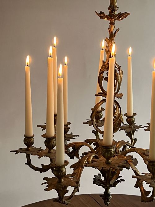12 ARM GILT BRASS CANDELABRA - ADDITIONAL PHOTO 4