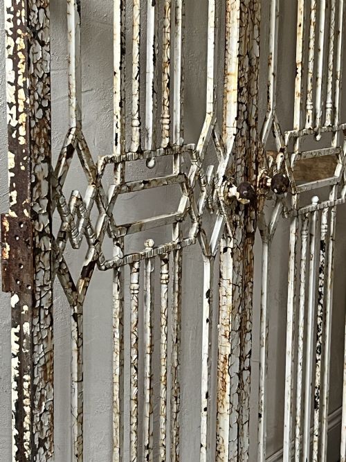 ANTIQUE CAST IRON GATES - ADDITIONAL PHOTO 4
