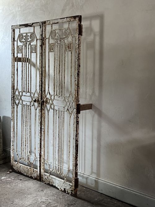 ANTIQUE CAST IRON GATES - ADDITIONAL PHOTO 8