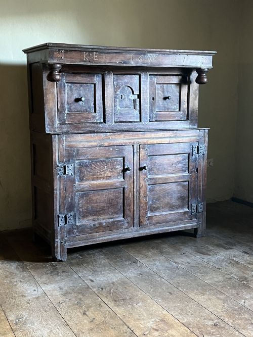 17THC OAK PRESS OR COURT CUPBOARD - ADDITIONAL PHOTO 1