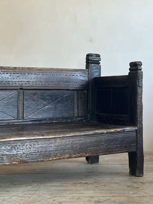 PRIMITIVE BENCH - ADDITIONAL PHOTO 4