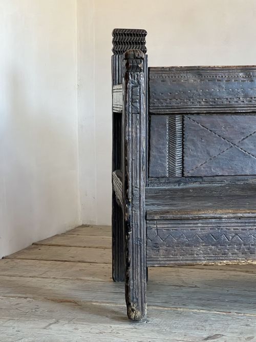 PRIMITIVE BENCH - ADDITIONAL PHOTO 5