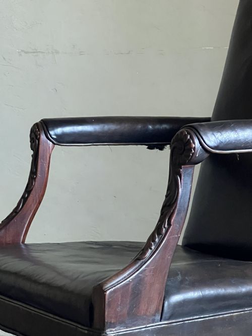 CHIPPENDALE STYLE GAINSBOROUGH LIBRARY CHAIR - ADDITIONAL PHOTO 4