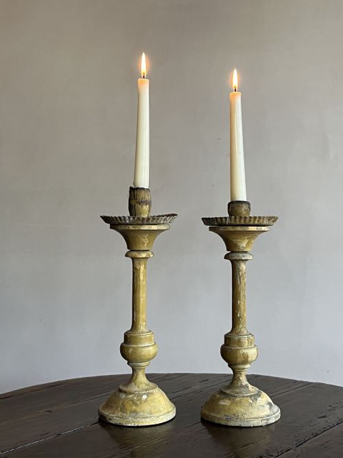 18THC PAINTED WOODEN CANDLESTICKS - ADDITIONAL PHOTO 1